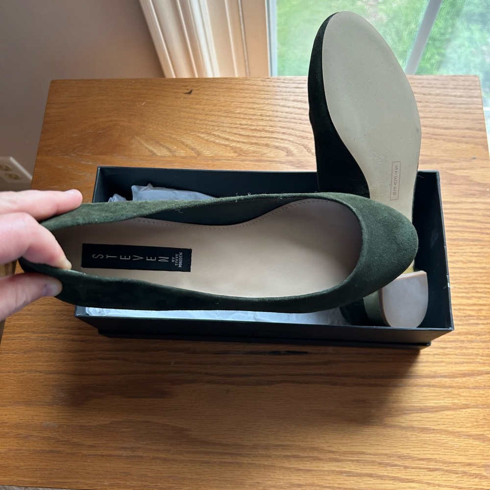 Steven by Steve Madden paigge olive Green Flats size 10 NIB